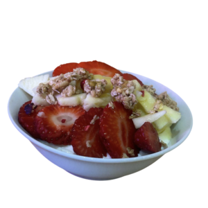 Iogurte com morango, maçã e muesli