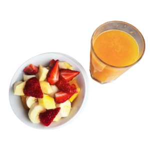 Taça de fruta e sumo de laranja